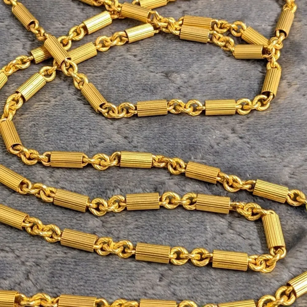 Vintage 1970's Goldtone 58" Chain Necklace with Ribbed Barrell Beads - Picture 3 of 13